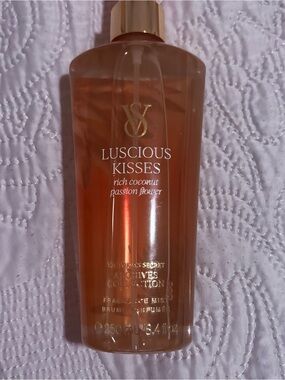 Victoria's Secret Luscious Kisses Body Mist - Amber Gold
